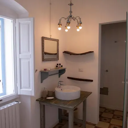 33 * Monopoli